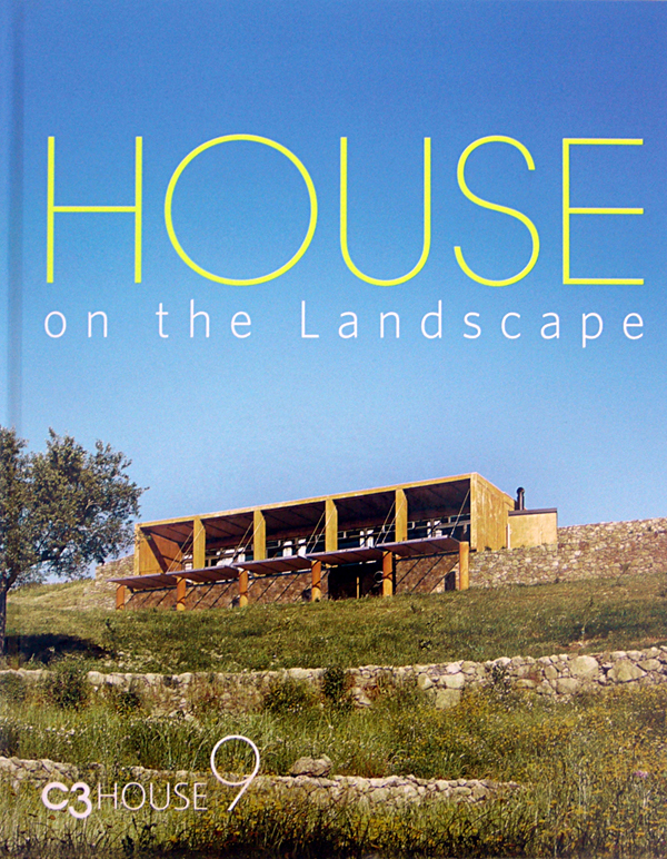 C3 House. House on the Landscape. Photography by Jesus Granada.