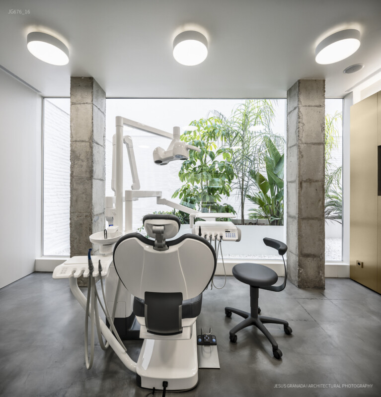 Golden Dental Clinic