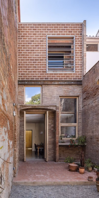 House 1701, Terrassa. Detail of the architectural envelope. Harquitectes. Spain. Photograph by Jesús Granada.
