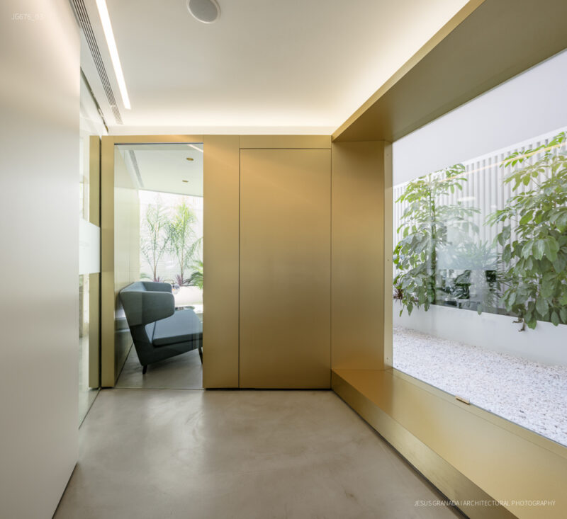 Golden Dental Clinic