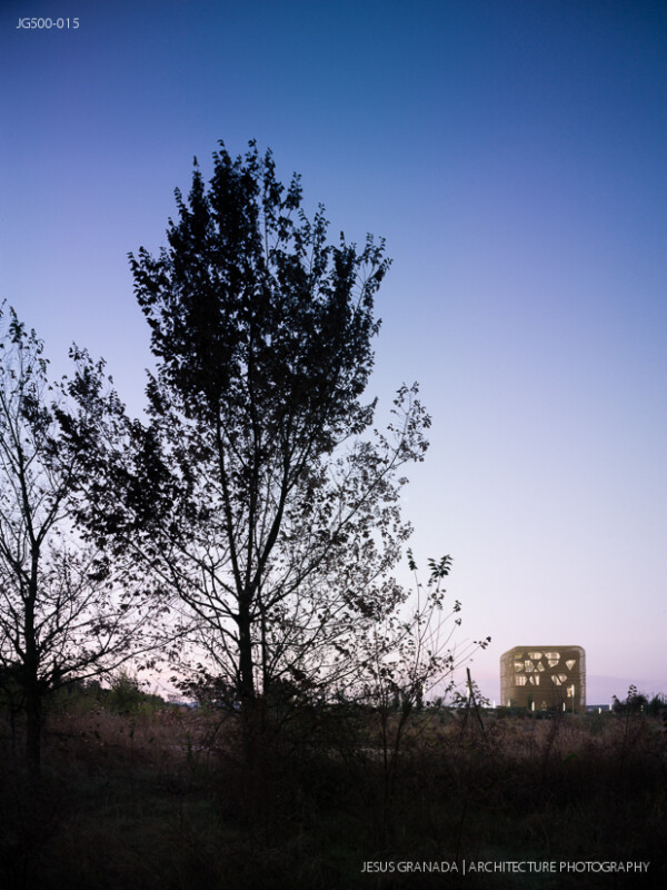 Vegas Altas Congress and Exhibition Center, Villanueva de la Serena (Spain). Pancorbo, De Villar, Chacón, Martín. Photograph by Jesús Granada.