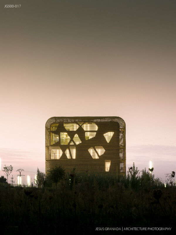 Vegas Altas Congress and Exhibition Center, Villanueva de la Serena (Spain). Pancorbo, De Villar, Chacón, Martín. Photograph by Jesús Granada.