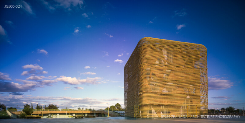 Vegas Altas Congress and Exhibition Center, Villanueva de la Serena (Spain). Pancorbo, De Villar, Chacón, Martín. Photograph by Jesús Granada.