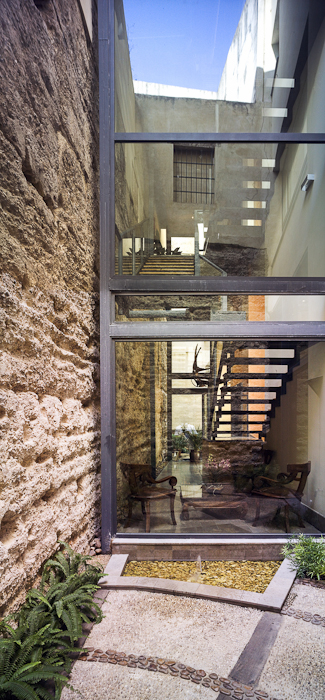 ARQUITECTOS EN MAYUSCULA