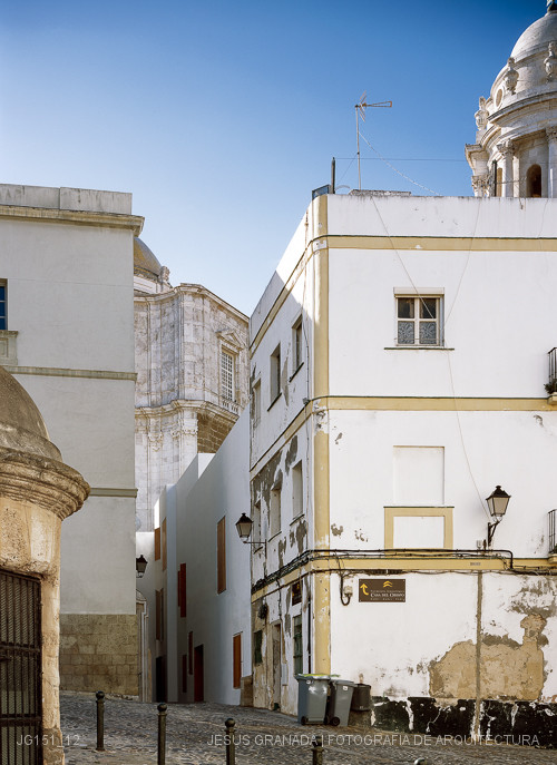 Rehabilitación de viviendas para realojo en Cádiz , Casa del Plátano