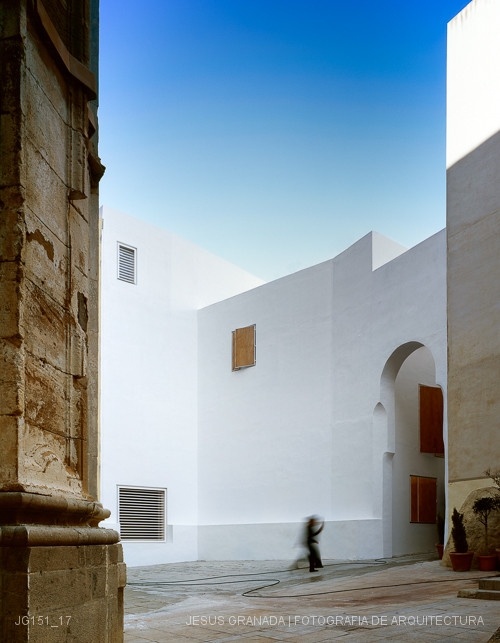 Rehabilitación de viviendas para realojo en Cádiz , Casa del Plátano