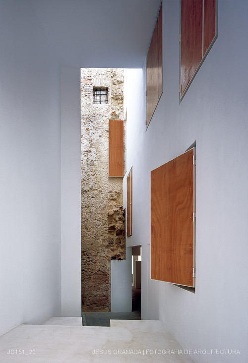 Rehabilitación de viviendas para realojo en Cádiz , Casa del Plátano