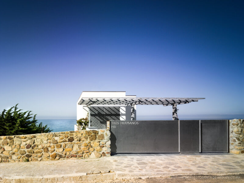 CADIZ ZAHARA DE LOS ATUNES VIVIENDA UNIFAMILIAR GUILLERMO VAZQUEZ PATRICIA LEAL JG251 01