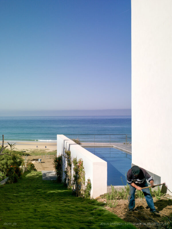 CADIZ ZAHARA DE LOS ATUNES VIVIENDA UNIFAMILIAR GUILLERMO VAZQUEZ PATRICIA LEAL JG251 09