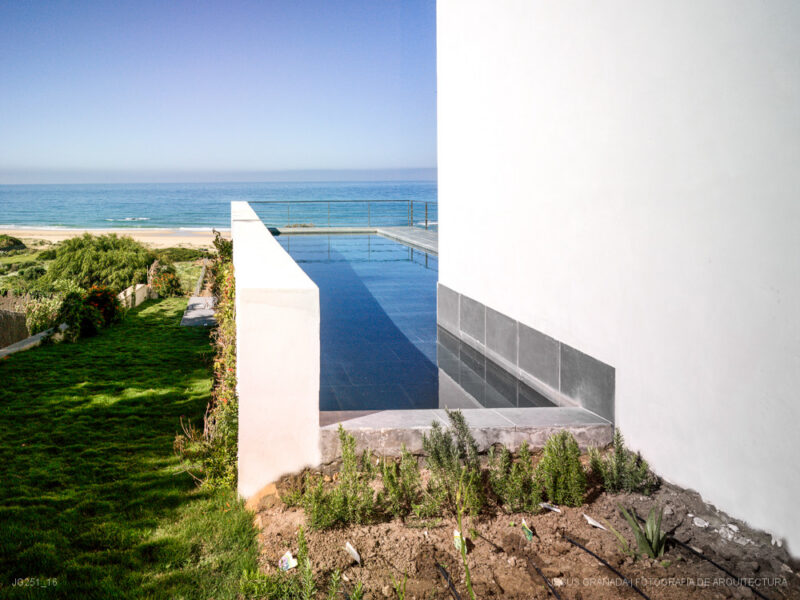 CADIZ ZAHARA DE LOS ATUNES VIVIENDA UNIFAMILIAR GUILLERMO VAZQUEZ PATRICIA LEAL JG251 16