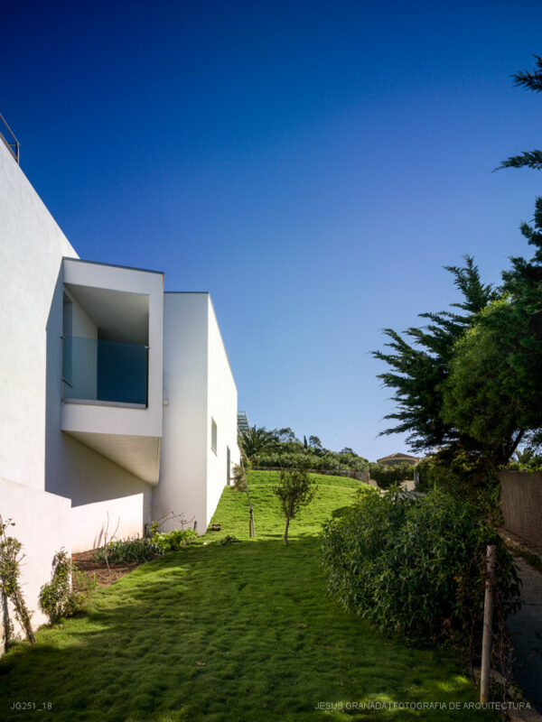 CADIZ ZAHARA DE LOS ATUNES VIVIENDA UNIFAMILIAR GUILLERMO VAZQUEZ PATRICIA LEAL JG251 18