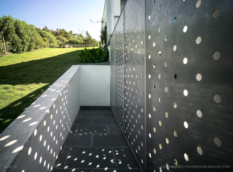 CADIZ ZAHARA DE LOS ATUNES VIVIENDA UNIFAMILIAR GUILLERMO VAZQUEZ PATRICIA LEAL JG251 25