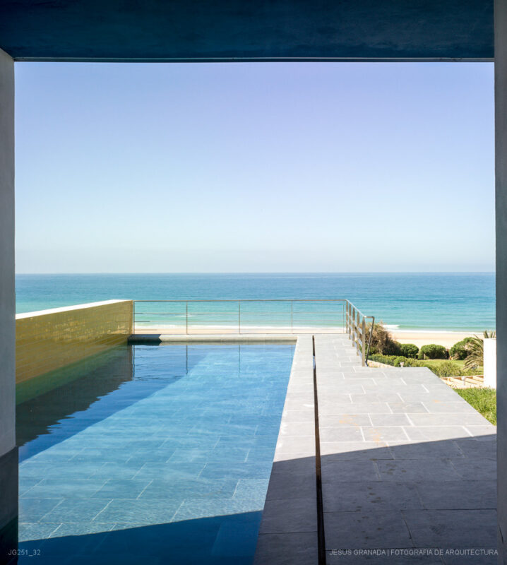 CADIZ ZAHARA DE LOS ATUNES VIVIENDA UNIFAMILIAR GUILLERMO VAZQUEZ PATRICIA LEAL JG251 32