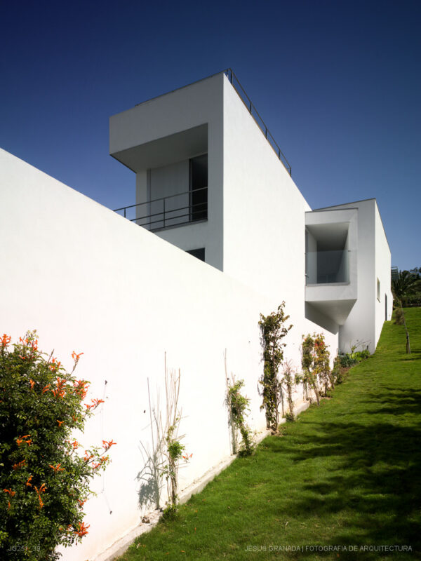 CADIZ ZAHARA DE LOS ATUNES VIVIENDA UNIFAMILIAR GUILLERMO VAZQUEZ PATRICIA LEAL JG251 39