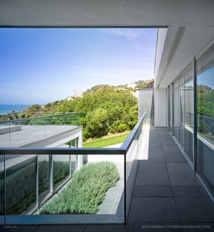 CADIZ ZAHARA DE LOS ATUNES VIVIENDA UNIFAMILIAR GUILLERMO VAZQUEZ PATRICIA LEAL JG251 43