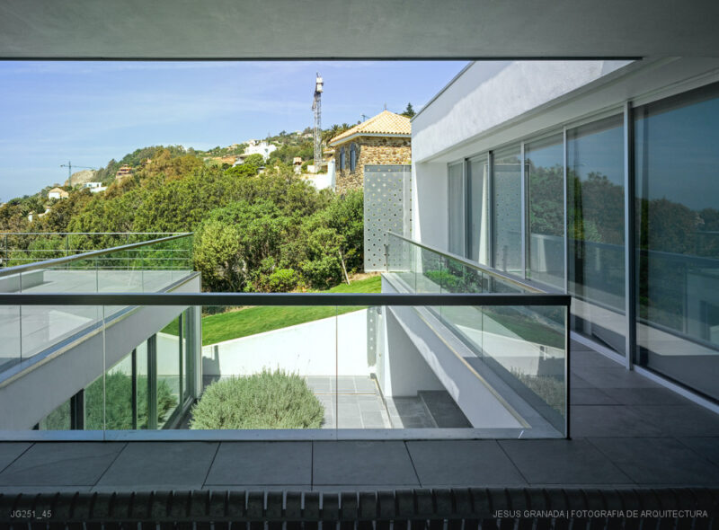 CADIZ ZAHARA DE LOS ATUNES VIVIENDA UNIFAMILIAR GUILLERMO VAZQUEZ PATRICIA LEAL JG251 45