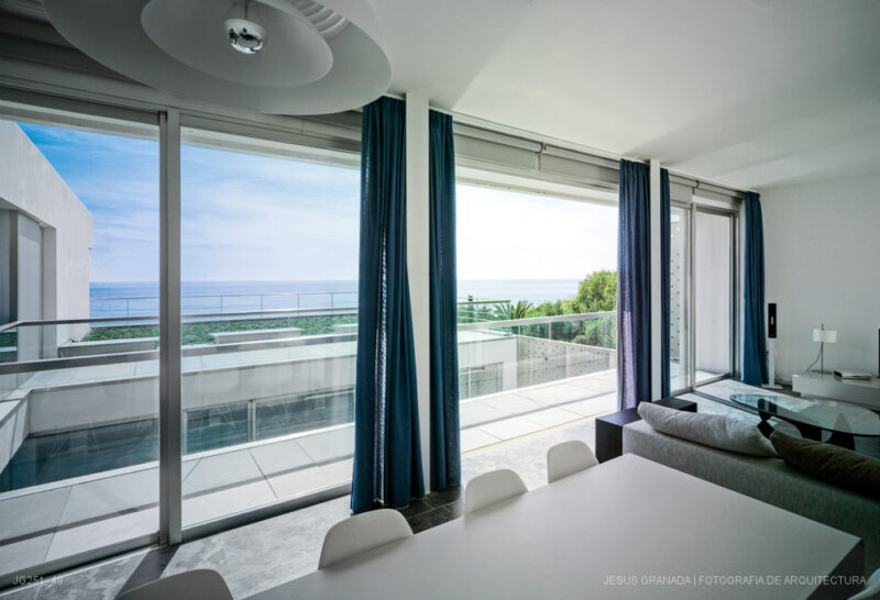 CADIZ ZAHARA DE LOS ATUNES VIVIENDA UNIFAMILIAR GUILLERMO VAZQUEZ PATRICIA LEAL JG251 48