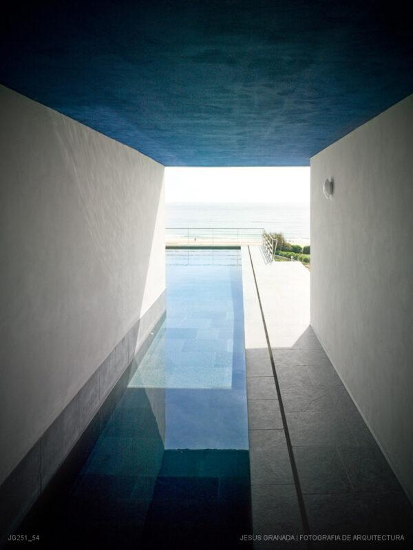 CADIZ ZAHARA DE LOS ATUNES VIVIENDA UNIFAMILIAR GUILLERMO VAZQUEZ PATRICIA LEAL JG251 54