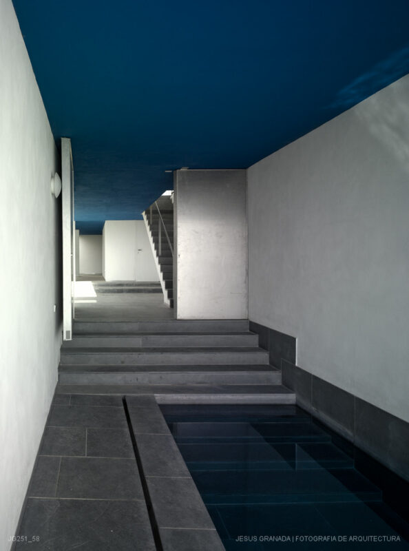 CADIZ ZAHARA DE LOS ATUNES VIVIENDA UNIFAMILIAR GUILLERMO VAZQUEZ PATRICIA LEAL JG251 58