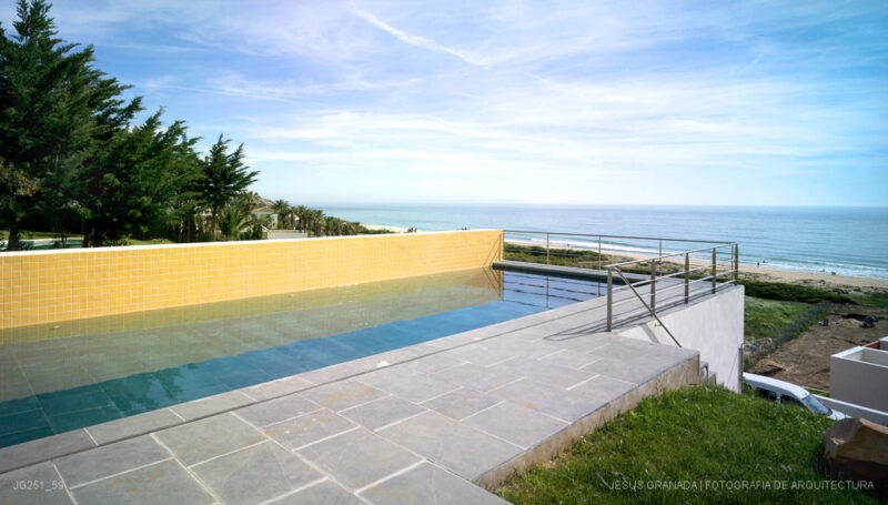 CADIZ ZAHARA DE LOS ATUNES VIVIENDA UNIFAMILIAR GUILLERMO VAZQUEZ PATRICIA LEAL JG251 59