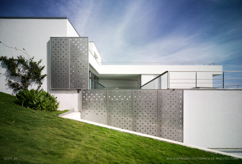 CADIZ ZAHARA DE LOS ATUNES VIVIENDA UNIFAMILIAR GUILLERMO VAZQUEZ PATRICIA LEAL JG251 65