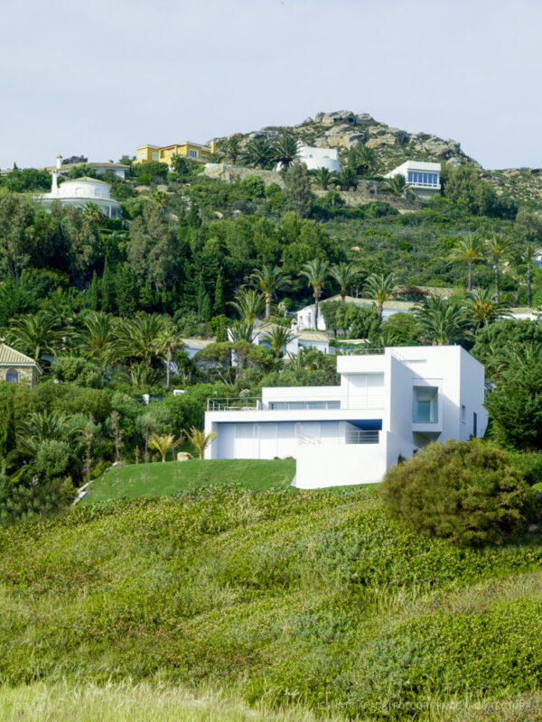 CADIZ ZAHARA DE LOS ATUNES VIVIENDA UNIFAMILIAR GUILLERMO VAZQUEZ PATRICIA LEAL JG251 70