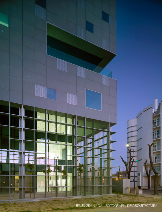 sede agencia andaluza energia ruiz larrea asociados arquitectos aae noct07