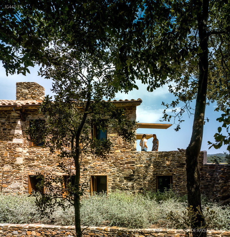 cal patro casa masia zest architecture gavarres jg443 35