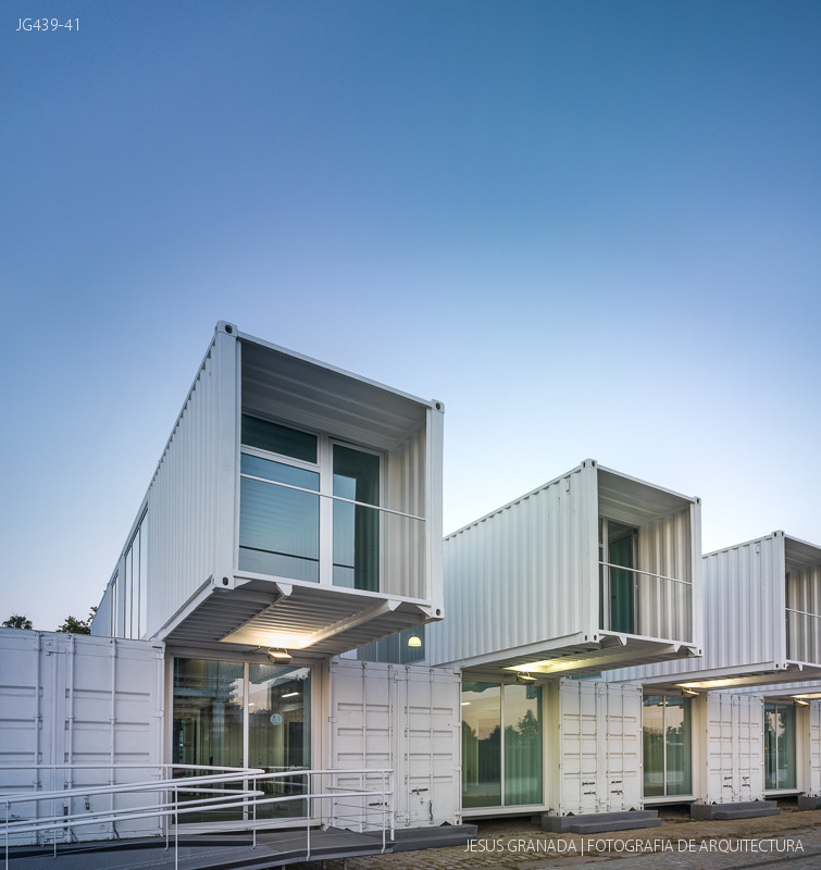 terminal de cruceros sevilla muelle delicias hombre de piedra contendores buro4 andalucia arquitectura jg439 41