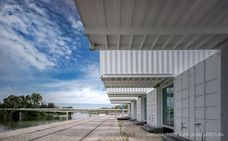 terminal de cruceros sevilla muelle delicias hombre de piedra contendores buro4 andalucia arquitectura jg439 7