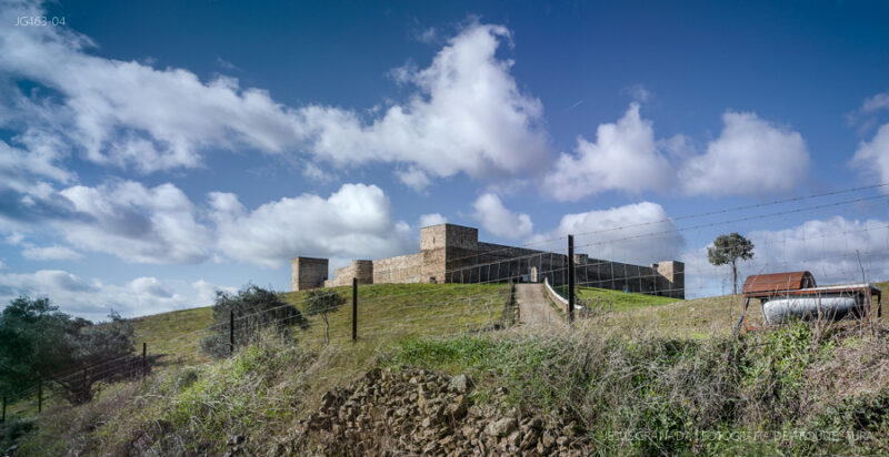 CASTILLO REAL DE JARA VILLEGAS BUENO ARQUITECTOS JG463 04