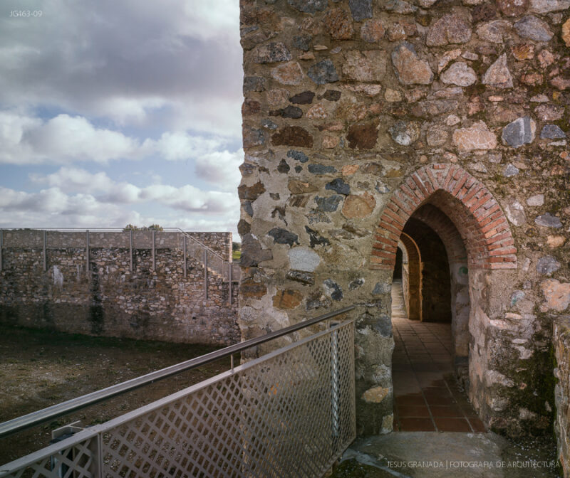CASTILLO REAL DE JARA VILLEGAS BUENO ARQUITECTOS JG463 09