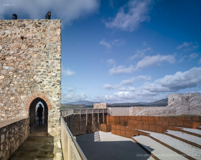 CASTILLO REAL DE JARA VILLEGAS BUENO ARQUITECTOS JG463 13