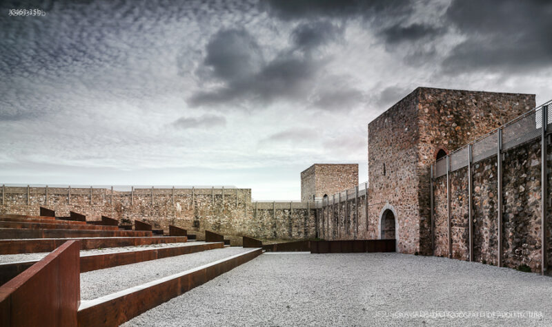 CASTILLO REAL DE JARA VILLEGAS BUENO ARQUITECTOS JG463 35b