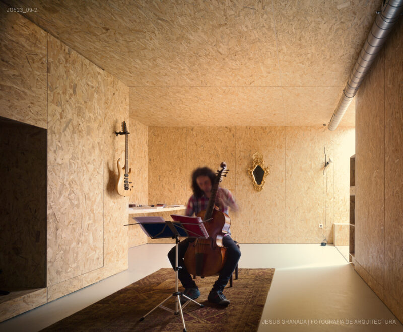 ENSAYO ACCADEMIA PIACCERE ALQUAI BAUM ARQUITECTOS OSB JG523 09 2