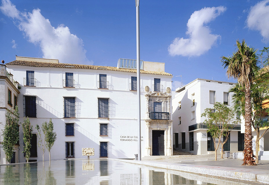 Casa Villalón y plaza del Polvorón en Morón de la Frontera. Guillermo Vázquez Consuegra. España. Fotografía de Jesús Granada.