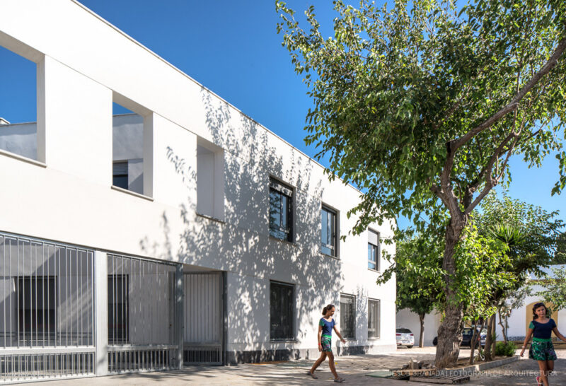 Viviendas sociales junto al cementerio de Chipiona
