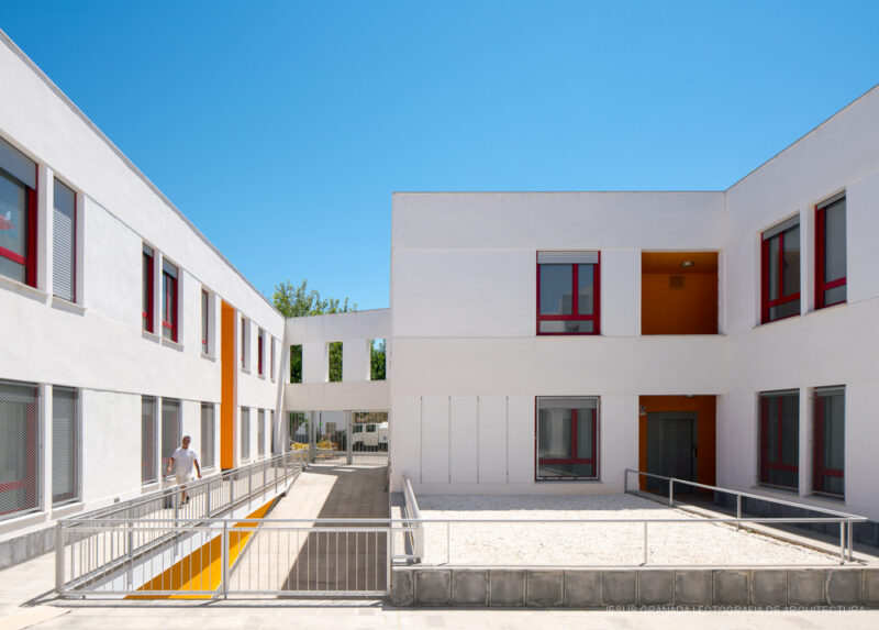 Viviendas sociales junto al cementerio de Chipiona