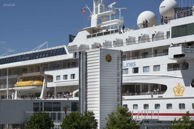 Terminal de cruceros del puerto de Sevilla