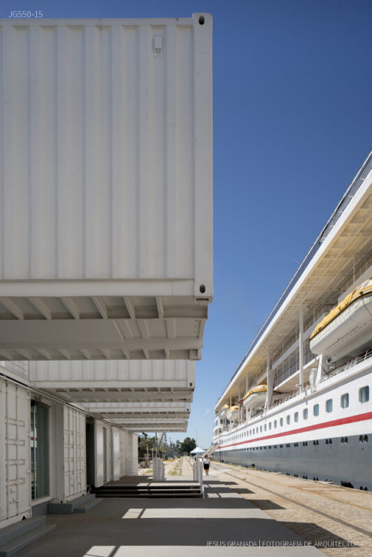 Terminal de cruceros del puerto de Sevilla