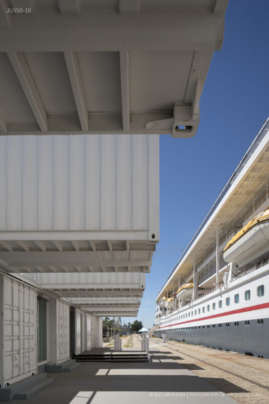 Terminal de cruceros del puerto de Sevilla