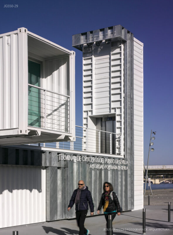 Terminal de cruceros del puerto de Sevilla