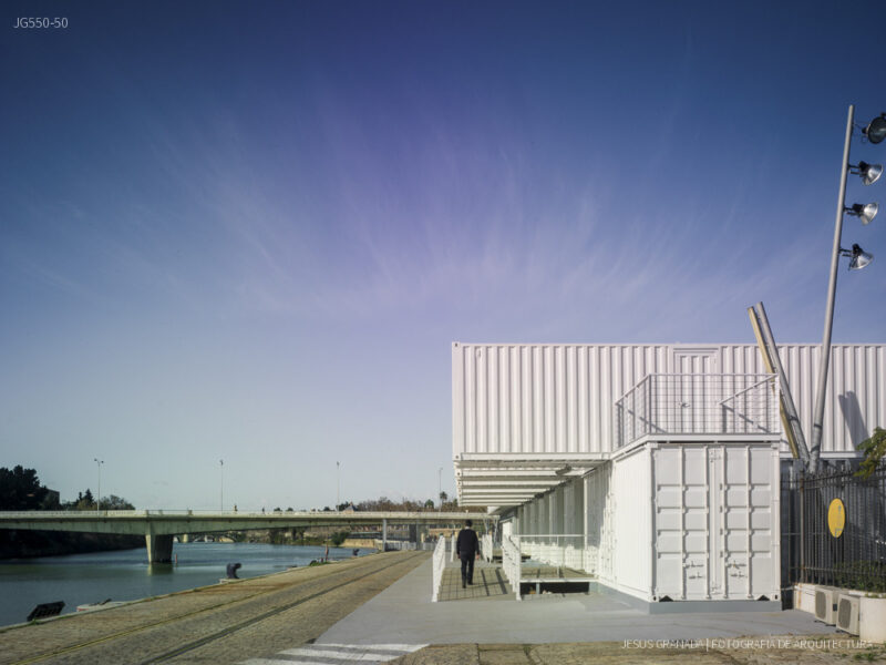 Terminal de cruceros del puerto de Sevilla