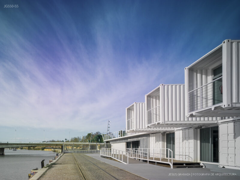 Terminal de cruceros del puerto de Sevilla