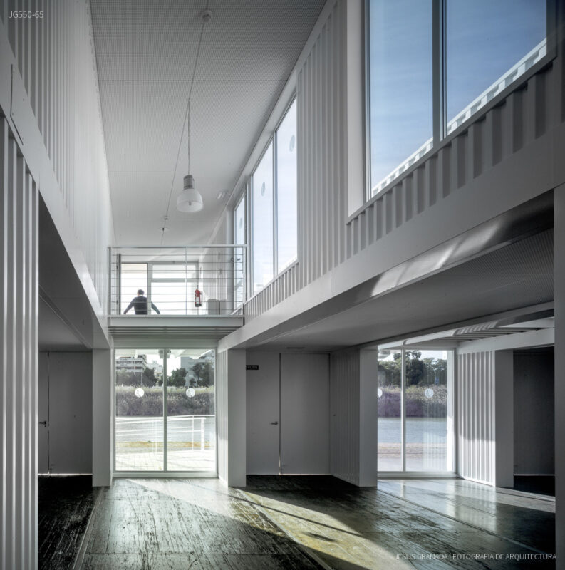 Terminal de cruceros del puerto de Sevilla