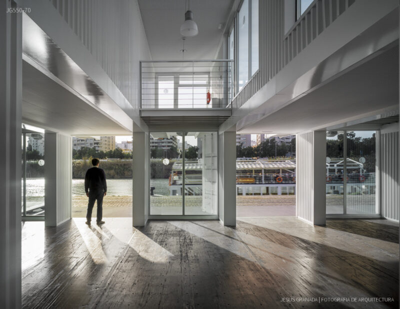 Terminal de cruceros del puerto de Sevilla