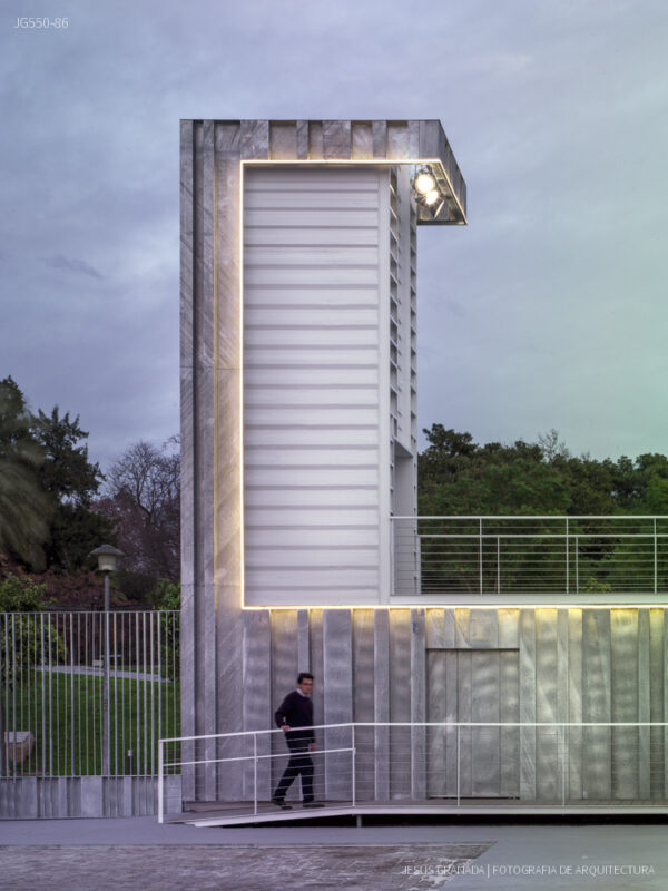 Terminal de cruceros del puerto de Sevilla