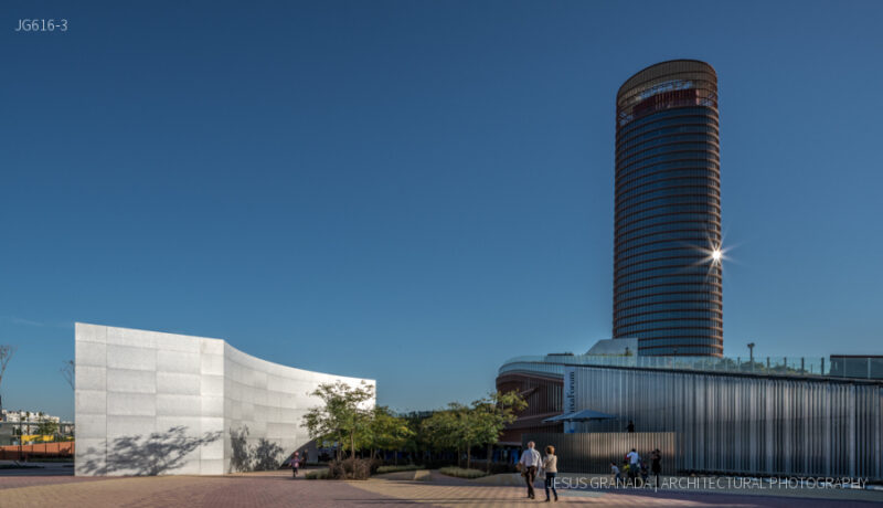 Caixaforum Sevilla. Acceso desde Calle Jerónimo de Aguilar.