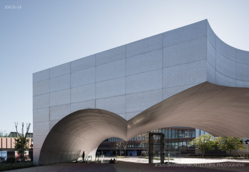 Caixaforum Sevilla. Marquesina de acceso.