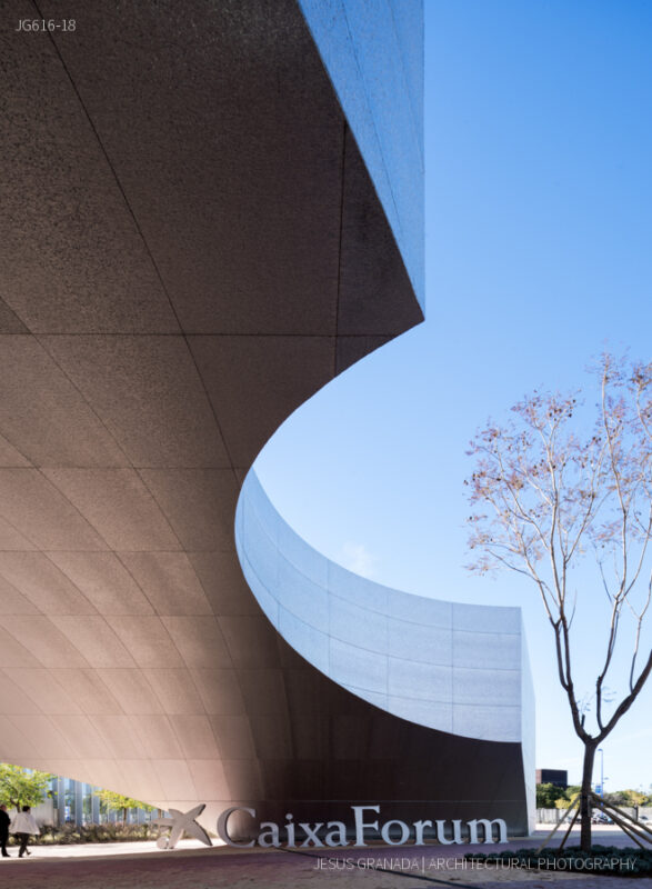 Caixaforum Sevilla. Marquesina de acceso.